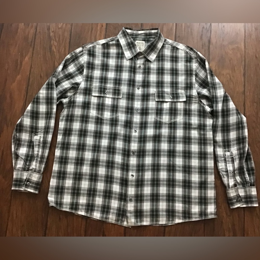 Mossimo Supply Co. long sleeve button down shirt Mens size XL